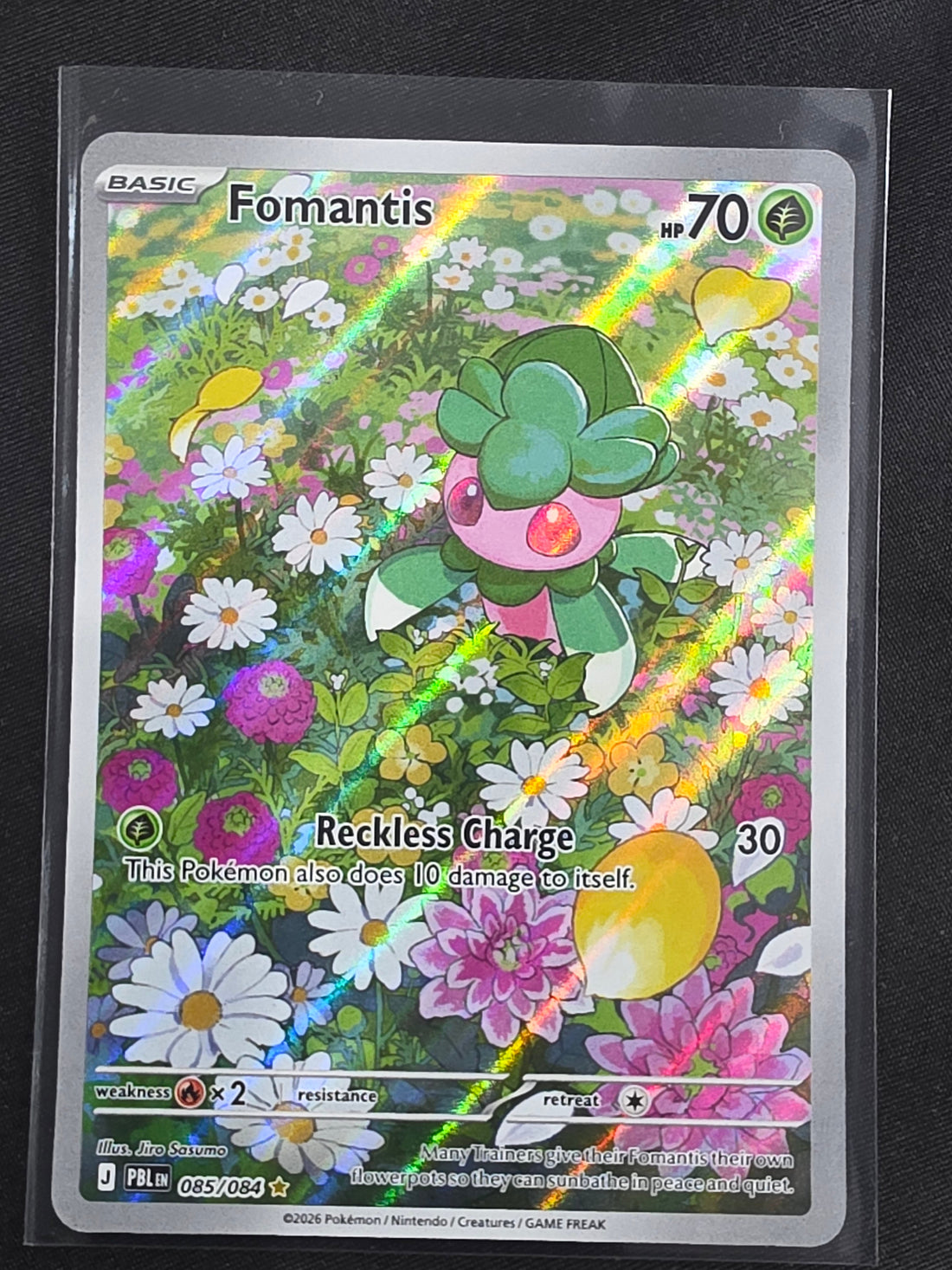 Fomantis 085/084 Pitch Black Holofoil front