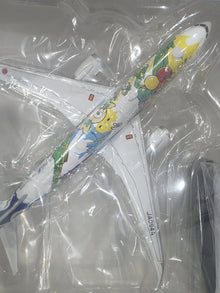 Aviation 1:400 ANA "Eevee Jet" Boeing B777-300 Diecast Aircraft Model JA784A image 2