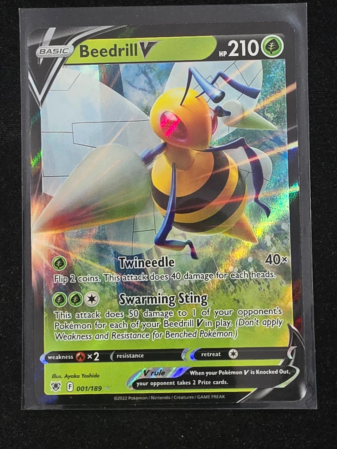 Beedrill V 001/189 SWSH10: Astral Radiance NM Full Art English image 1